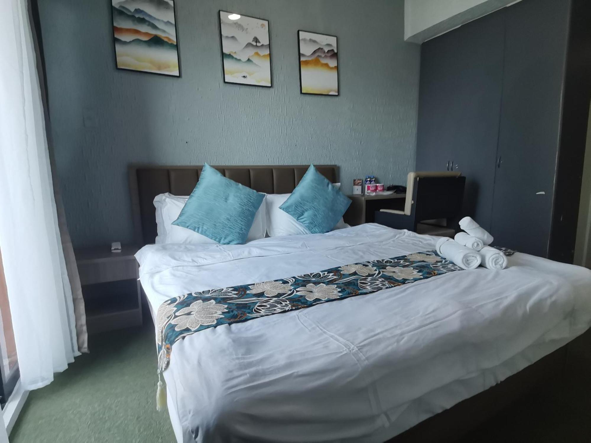 Warm Makati Aparthotel Makati City Kültér fotó